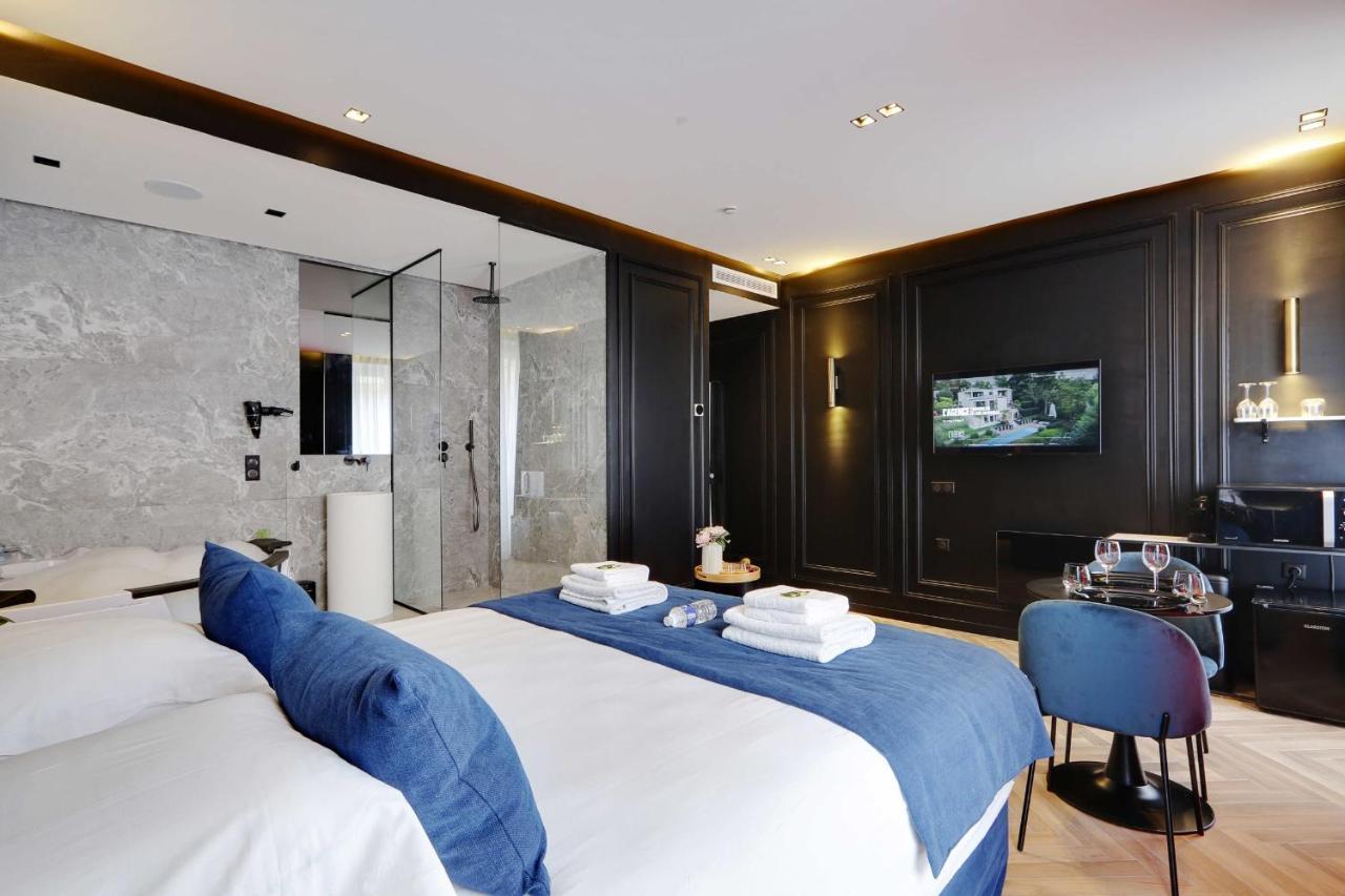 Couples Getaway Unit With Jacuzzi - City Center Paris Exterior photo